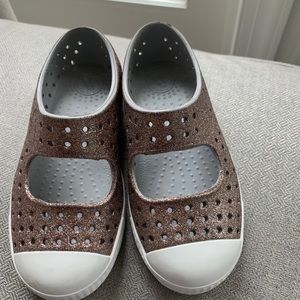 Native brand new never worn size 10